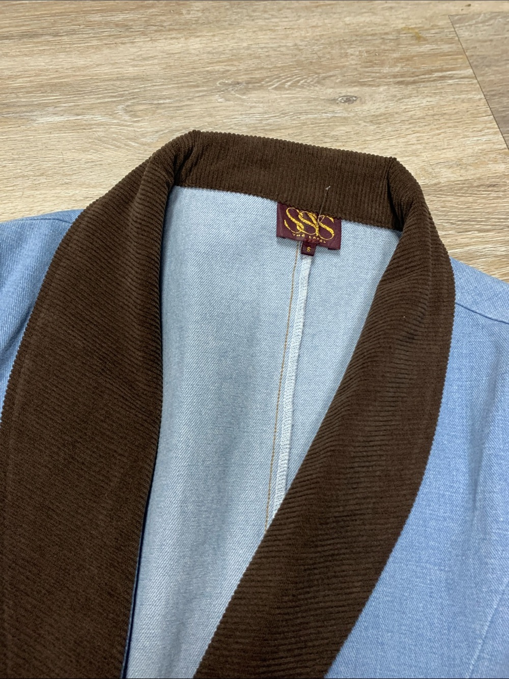 SSS Light Blue Blazer with Brown Shawl Collar - Picture 4 of 5